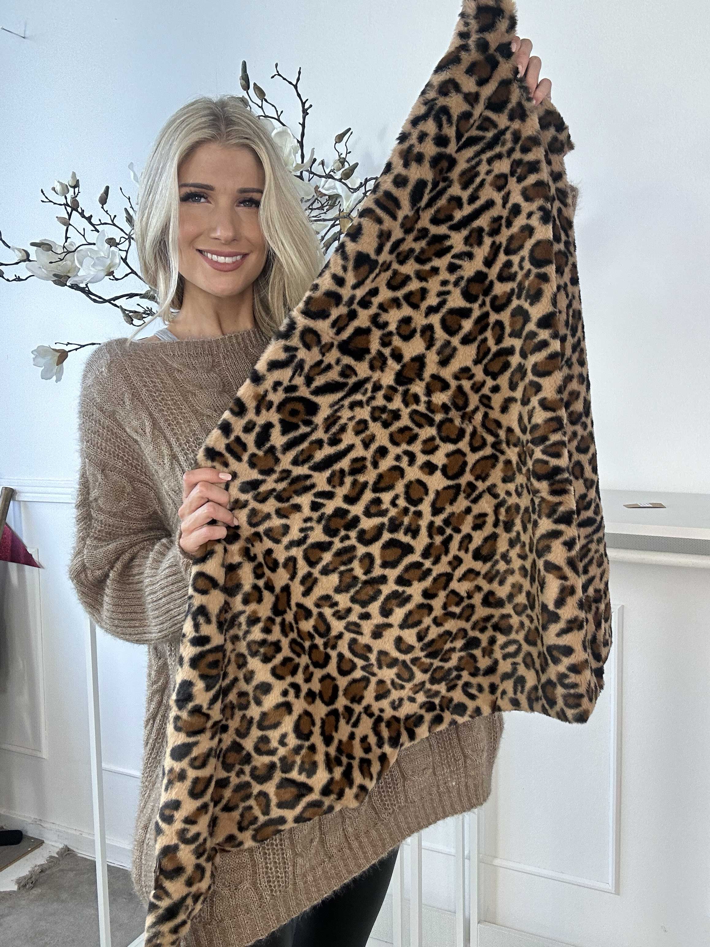 Sofie - Mjuk scarf i leopardmönster